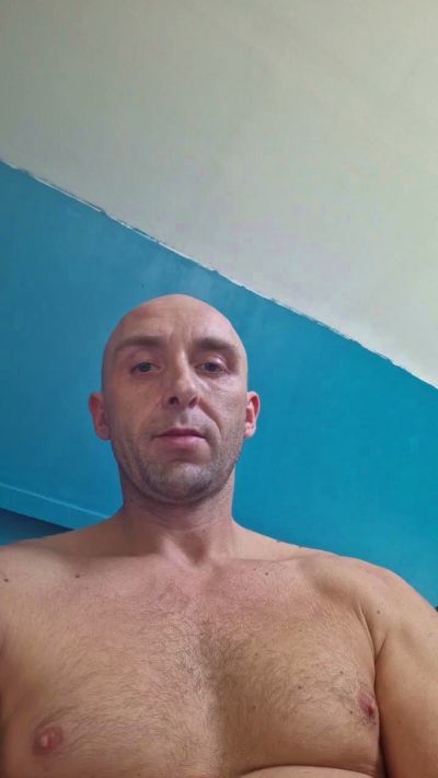 Adek87 from United Kingdom