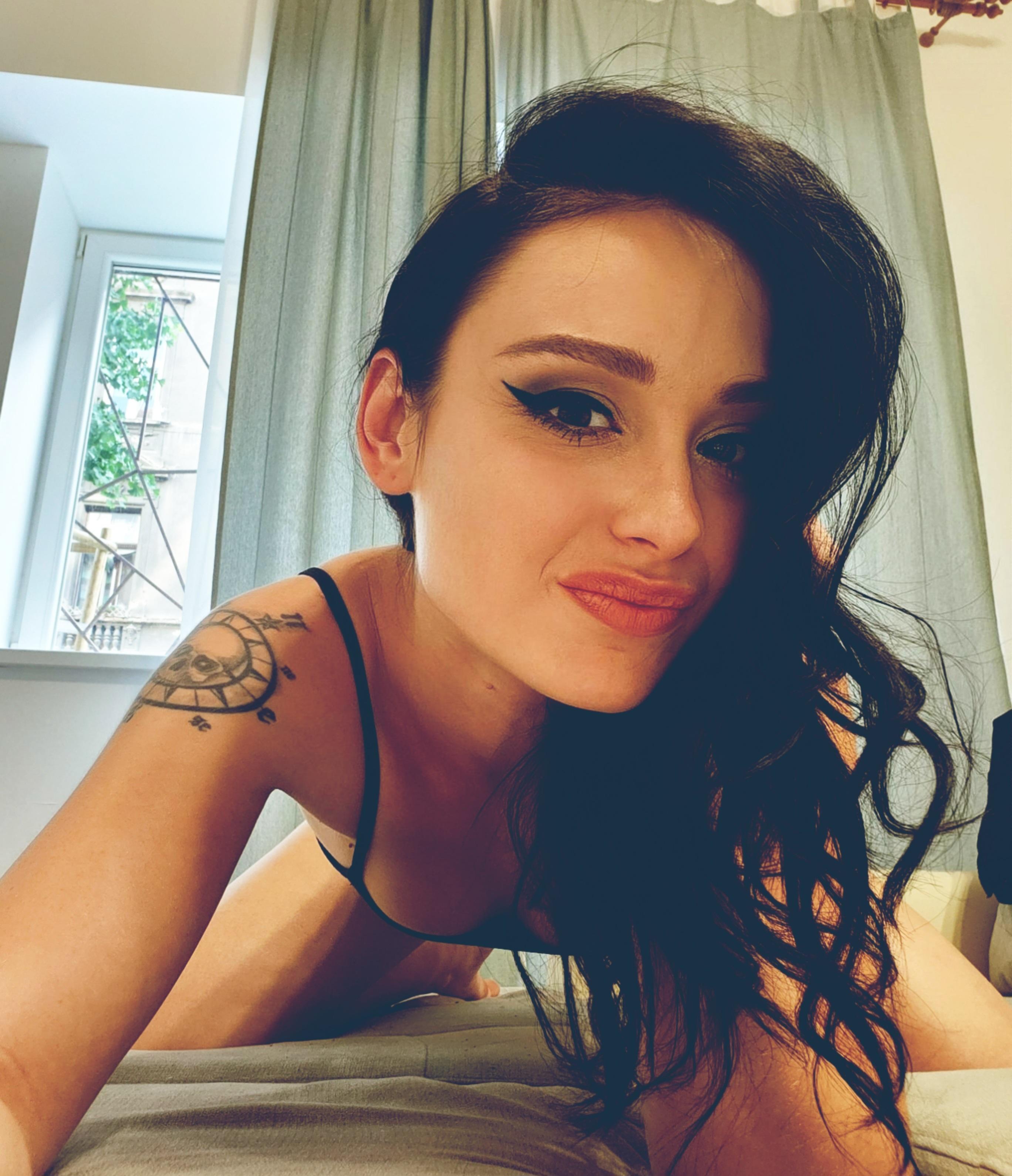 AliceDrake from France