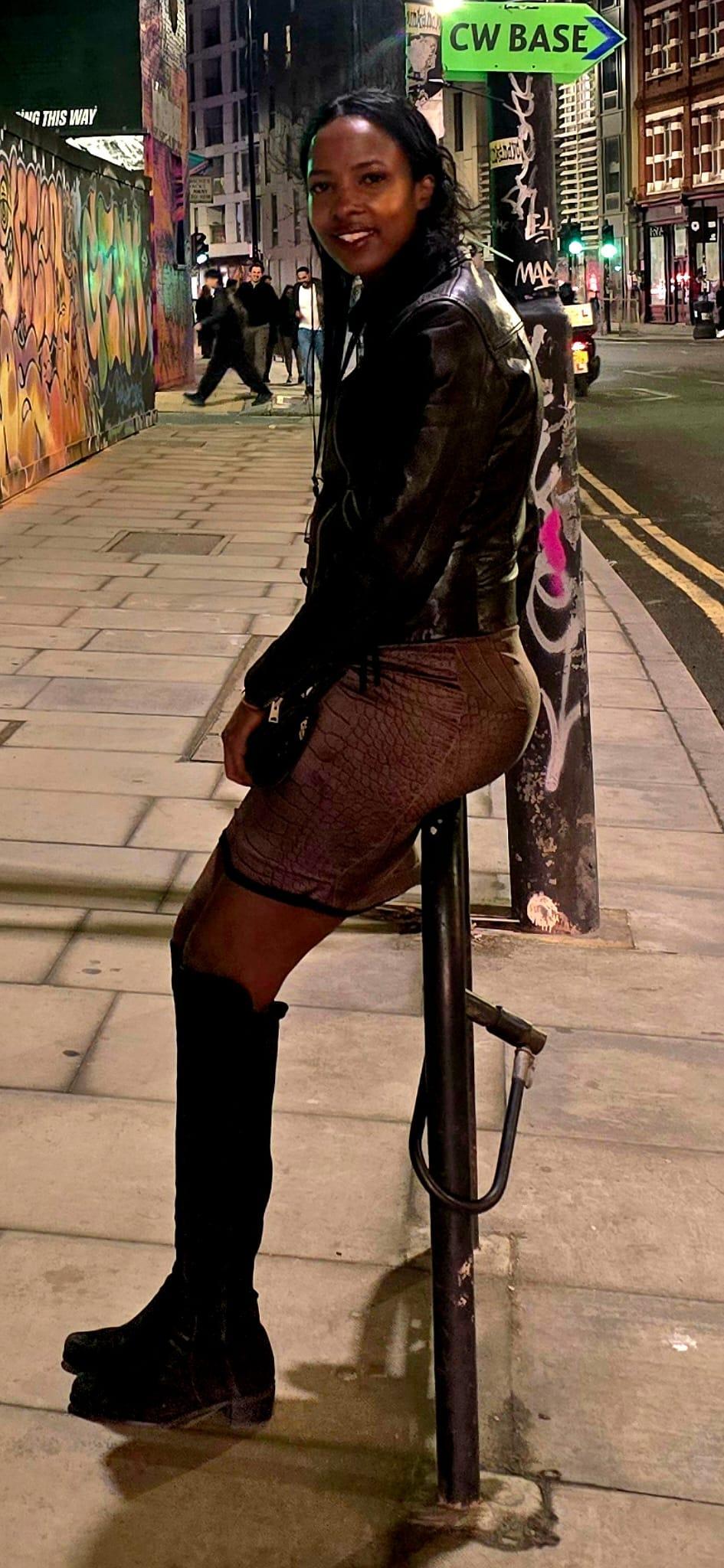 BellaZee from United Kingdom