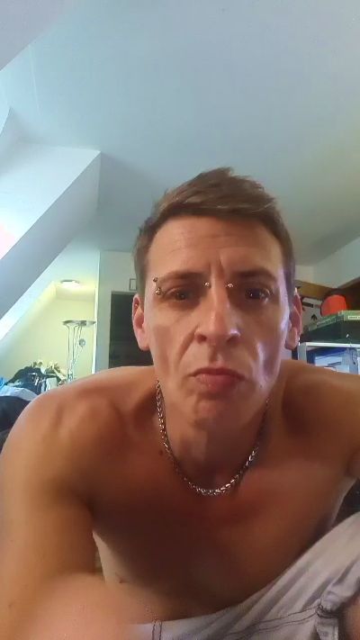 Eskalator198 from Germany