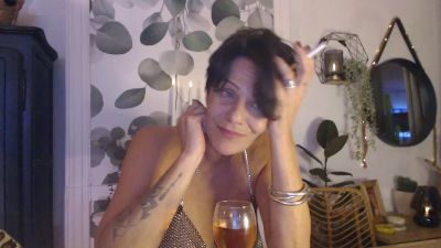 Frau_Nina from France