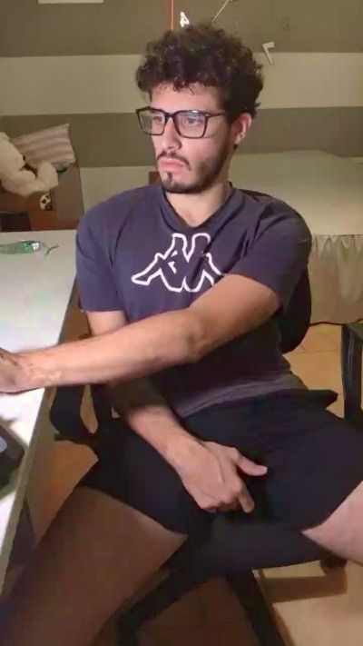 LeoLove98 from Italy