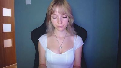 LuciaAdorable from United Kingdom