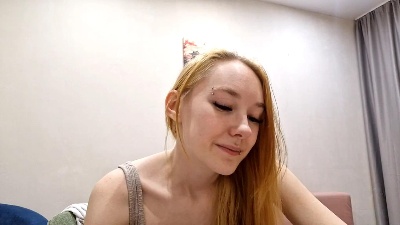 MaryWaymer from United States